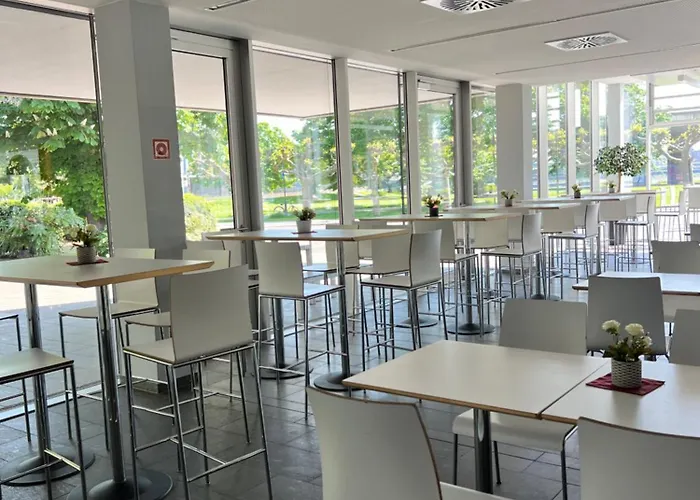 호스텔 Jugendherberge Duesseldorf *
