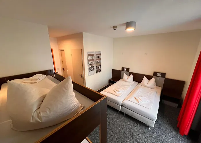 Jugendherberge Düsseldorf *