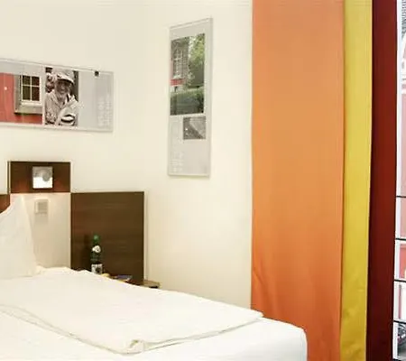 Hostel Jugendherberge Duesseldorf *